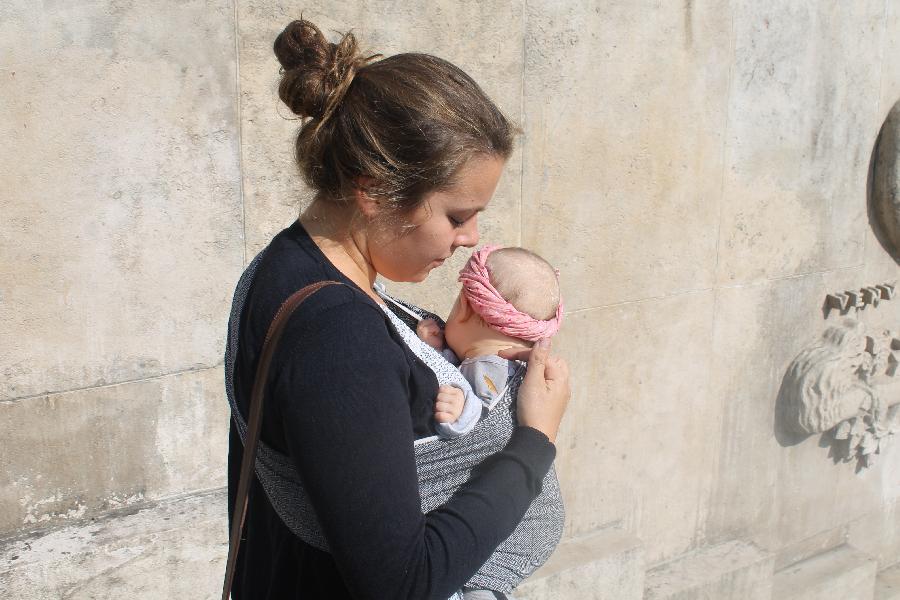 Quel porte-bébé pour un nourrisson ?